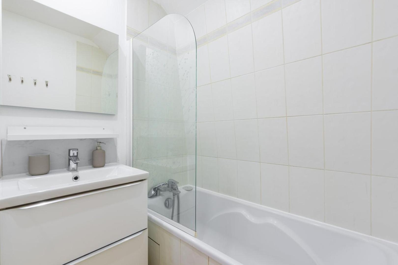 Charming 2-Bedroom Apartment At Croise Laroche Marcq-en-Baroeul Exterior photo